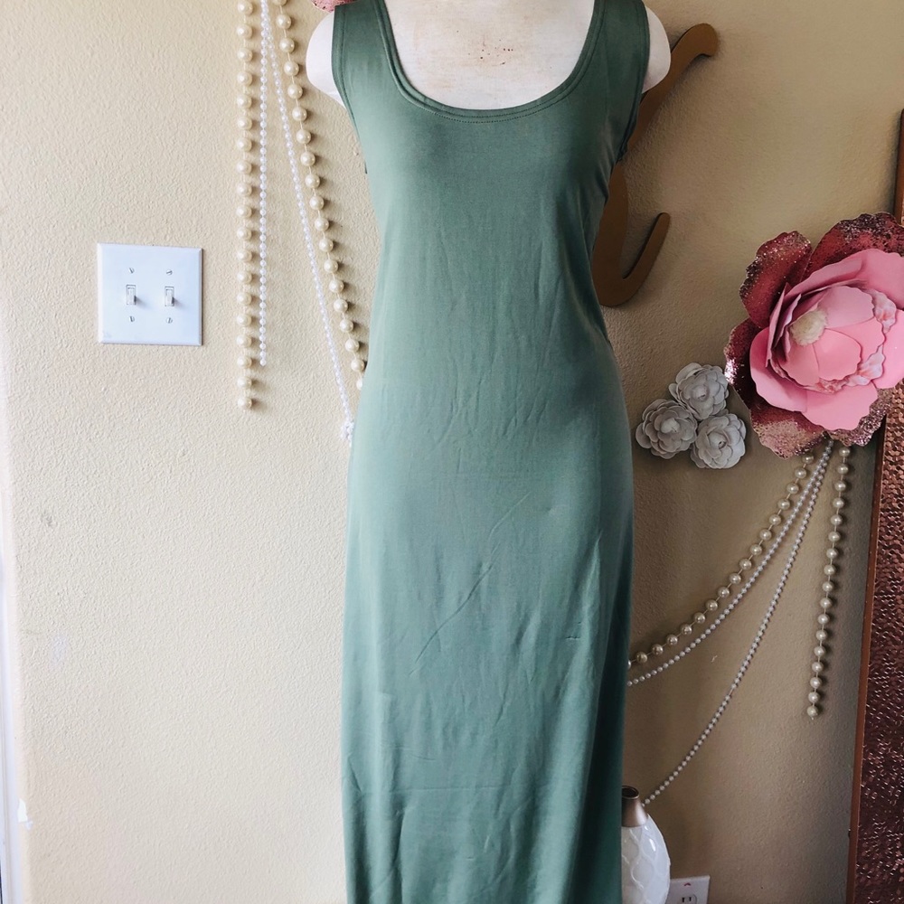 Green maxi dress